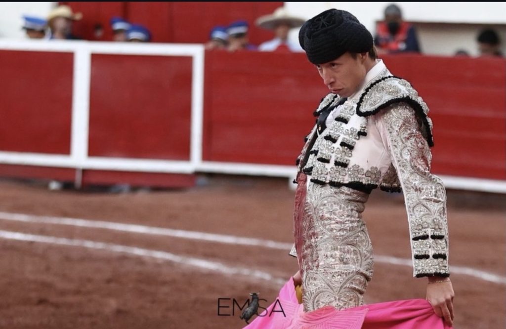 Los novilleros Jaime Navarrete y Morales Ramos comparten el triunfo en Aguascalientes.