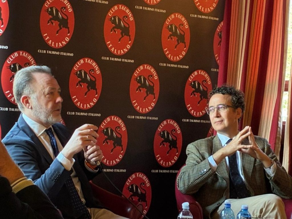 Zabala de la Serna invitado de honor en el Club Taurino Italiano.