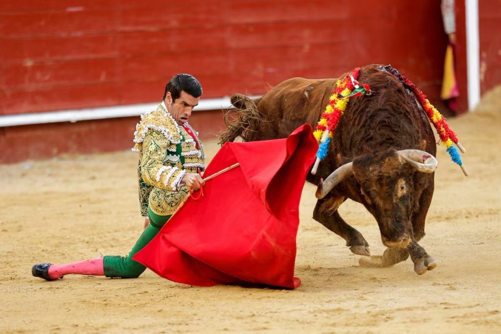 Feria de Fallas: Emilio de Justo, la faena de la tarde.