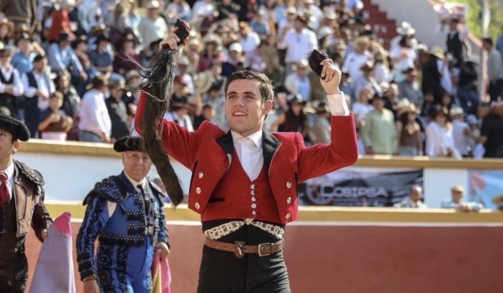 Atizapán: Tarde de alto calado y triunfo grande de Hermoso de Mendoza.