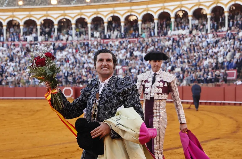 La Fiesta Está Viva: Serenidad.