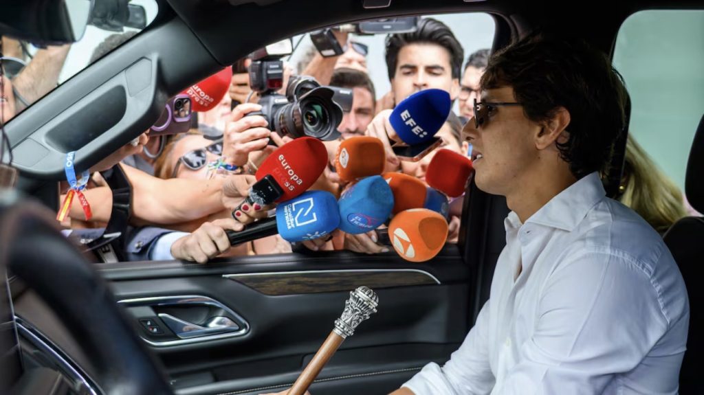 Roca Rey recibe el alta médica cinco días después de la grave cornada sufrida en Sevilla.