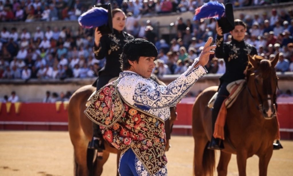 Castella: Coloso en el Coliseo, 100 orejas en Nîmes.