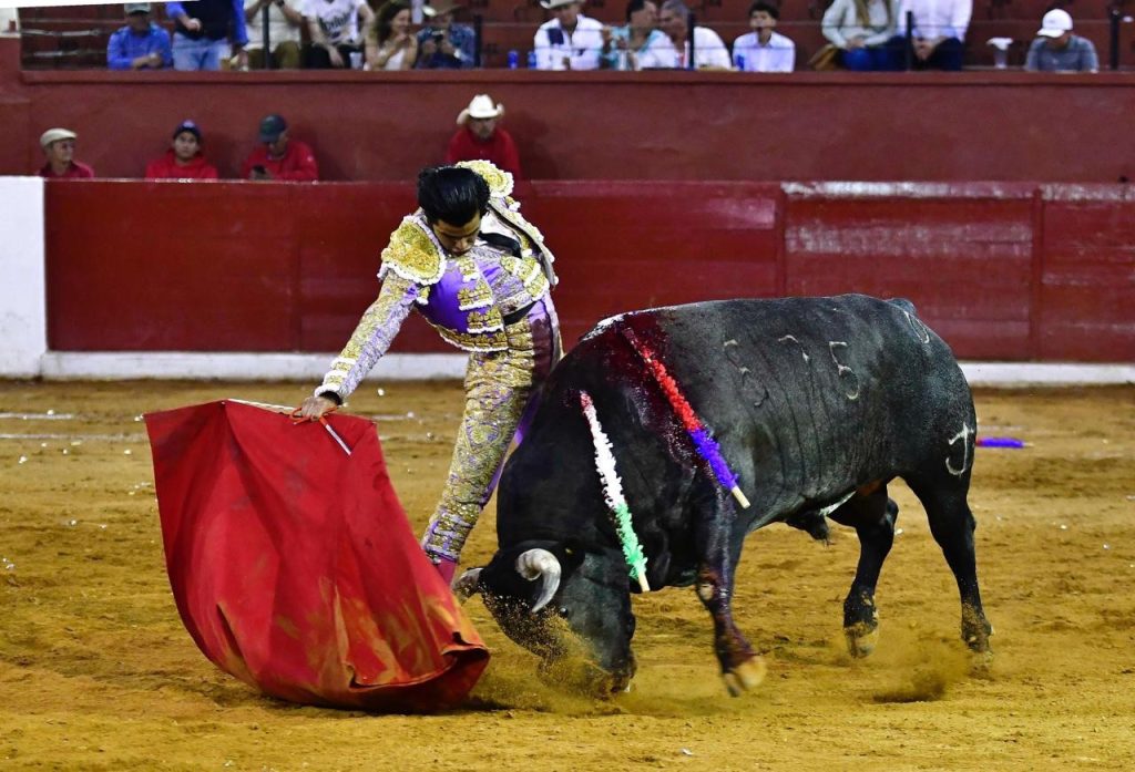 San Román se impone en San Luis Potosí en una noche de buen ambiente y triunfo.
