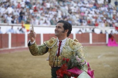 Morante arrasa, Castella se suma y Talavante resulta estelar en la gran tarde de toros de San Juan en León.