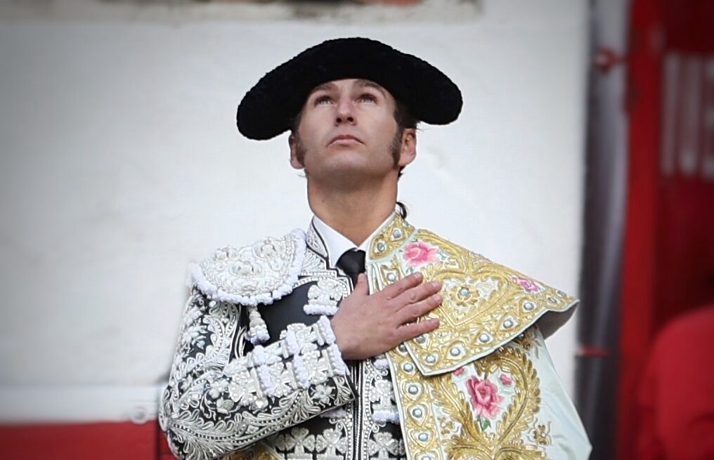 El Payo se anuncia con una corrida de Adolfo Martín en España.