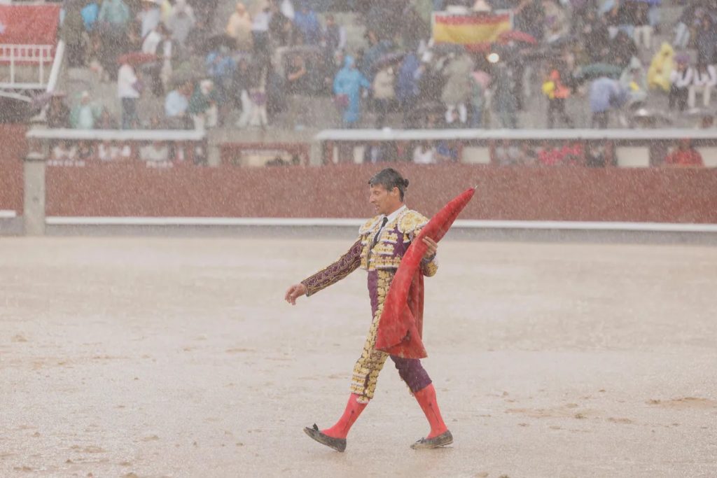 Feria de Otoño: Lluvia purificadora para el magisterio de Urdiales.